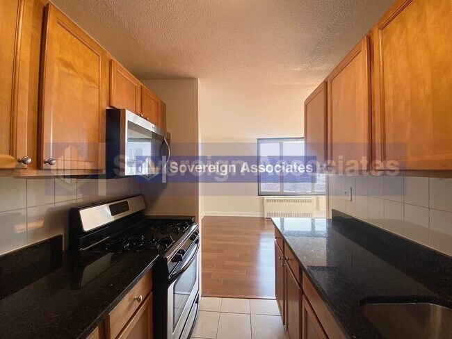 Photo - 3333 Broadway Unidad C28J