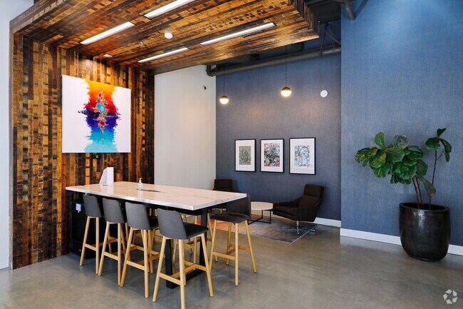 101 Broadway, Live Here, Go Anywhere