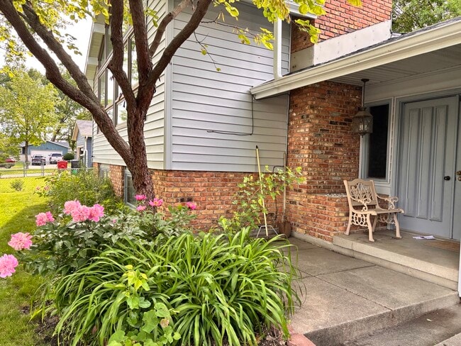 Photo - 2815 Monroe Dr