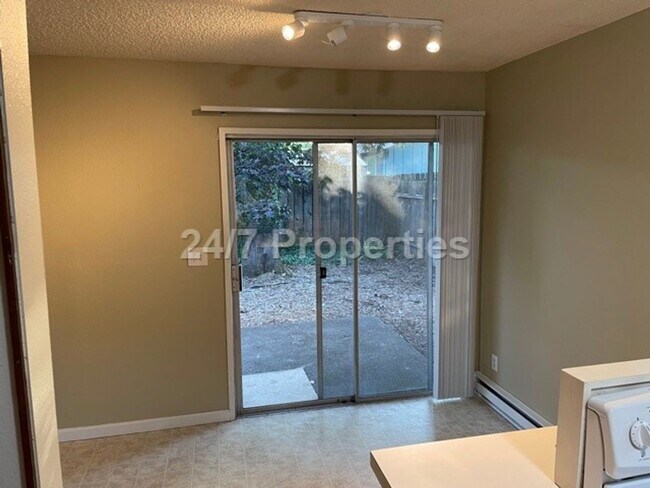 Photo - 351 NE 78th Ave