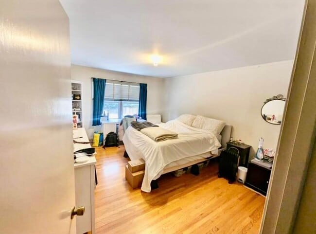 Building Photo - 723 8th Ave Unit 723