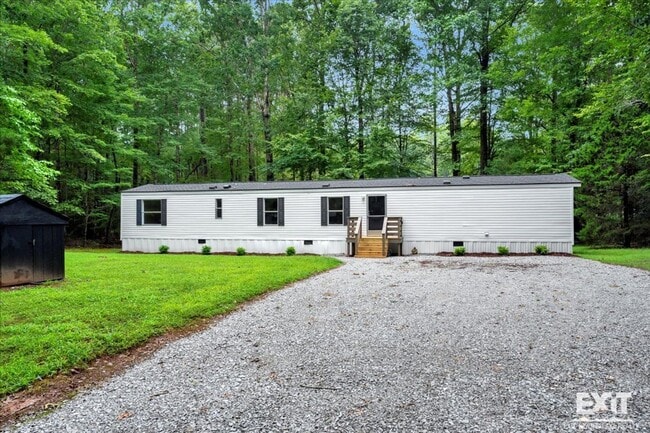 Building Photo - Welcome to Your Fresh Start at 139 Cookout... Rental