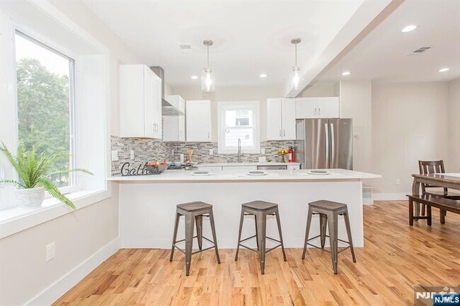 Building Photo - 2389 3rd St Rental