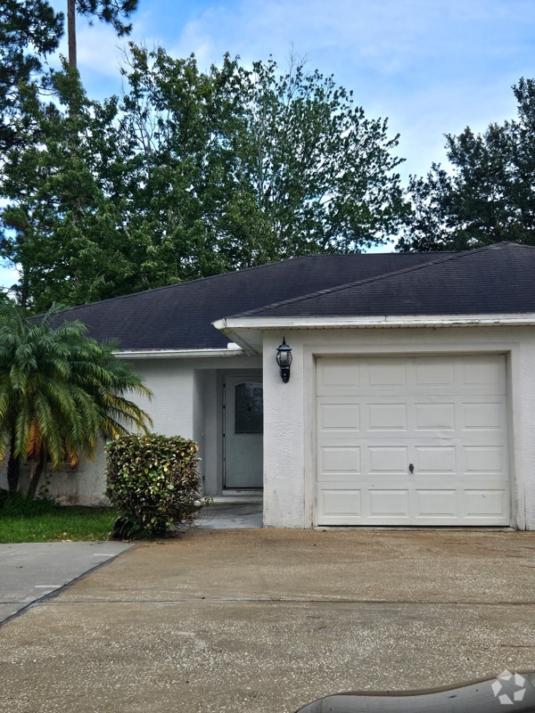 Building Photo - 10 Emerald Ln Rental
