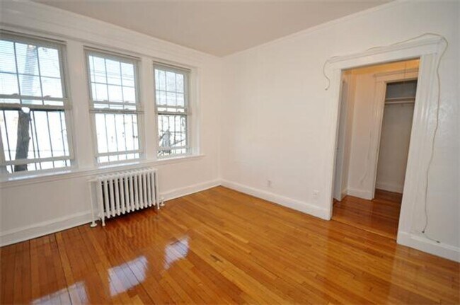 Photo - Nice Studio in Cleveland Circle Elevator B...