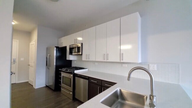 Photo - 801 W Adams St Unit 810