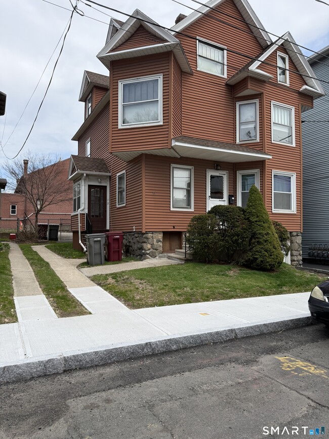 Building Photo - 17 Park Pl Unit 2