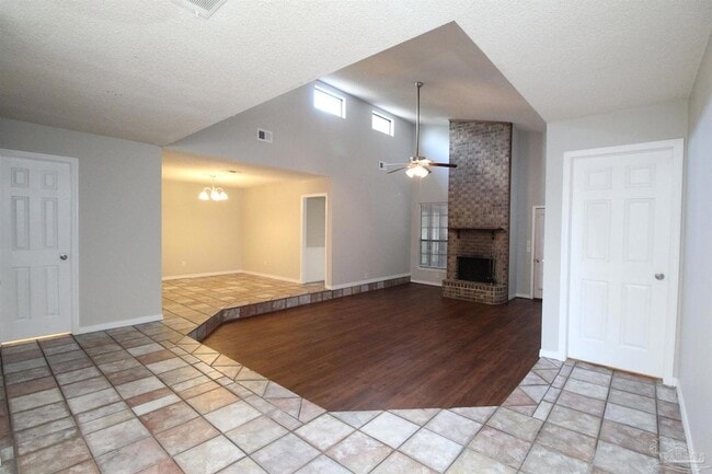 Photo - 5250 Powrie Dr