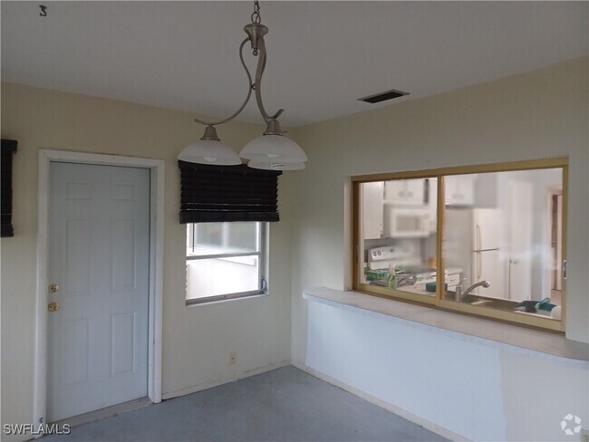 Building Photo - 1915 W Lakeview Blvd Unit 3 Rental