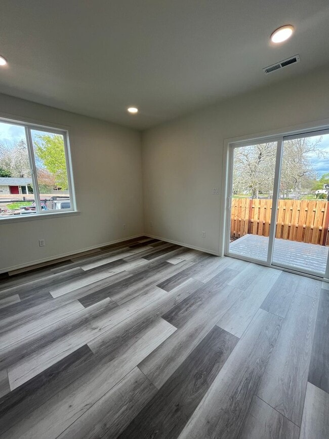 Photo - 3-Bedroom 2.5-Bathroom Townhouse in Friendly Neighborhood
