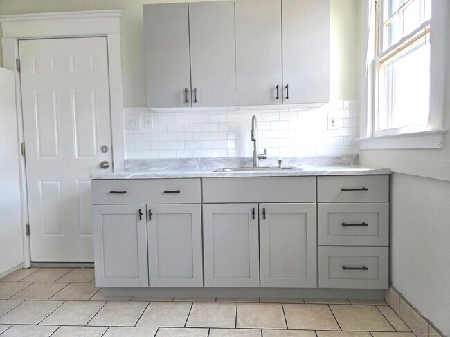 Photo - 108 Concord St Unit 2nd Floor