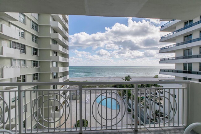 Photo - 5825 Collins Ave Condo Unit 7K