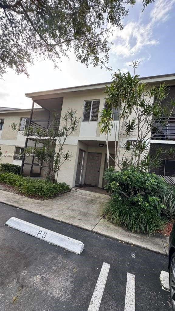 Building Photo - 306 Gardens Dr Unit 103