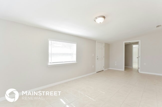 Photo - 1820 Azalea Ln