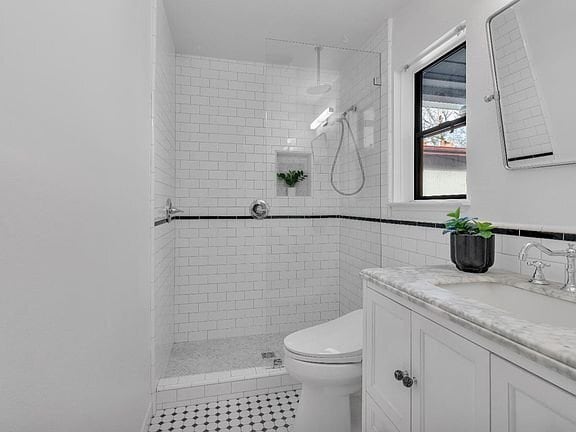 Photo - 2410 G St Unidad 12