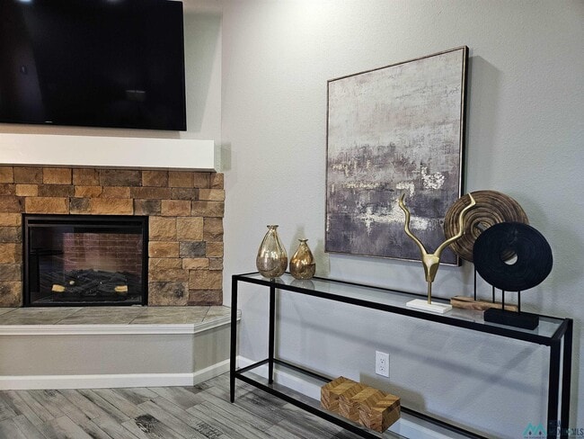 Photo - 510 W Dallas Ave