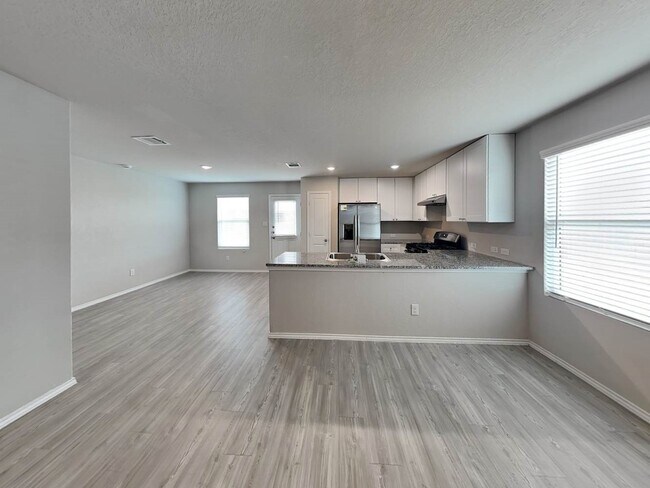 Photo - 3238 Kornberg Dr