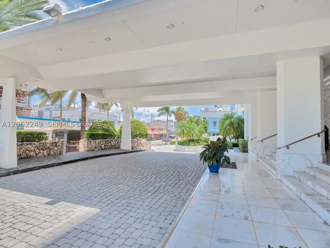6917 Collins Ave Unit 815