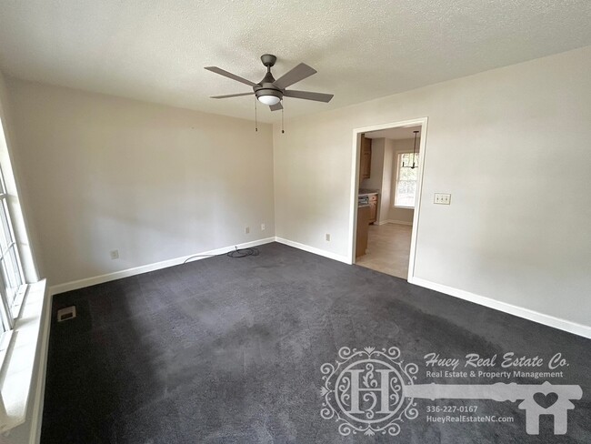 Photo - 211 E Gilbreath St