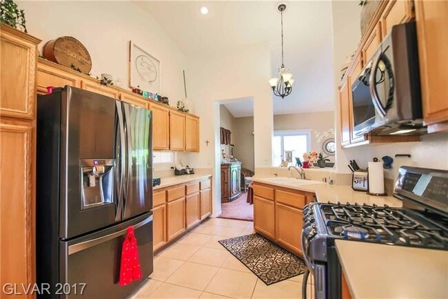 Photo - Charming Single-Story Home with Spa & Covered Patio Near Spencer & Wigwam in Las Vegas