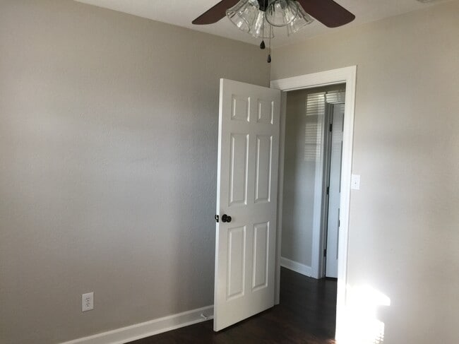 Photo - 1625 Farmington Ave