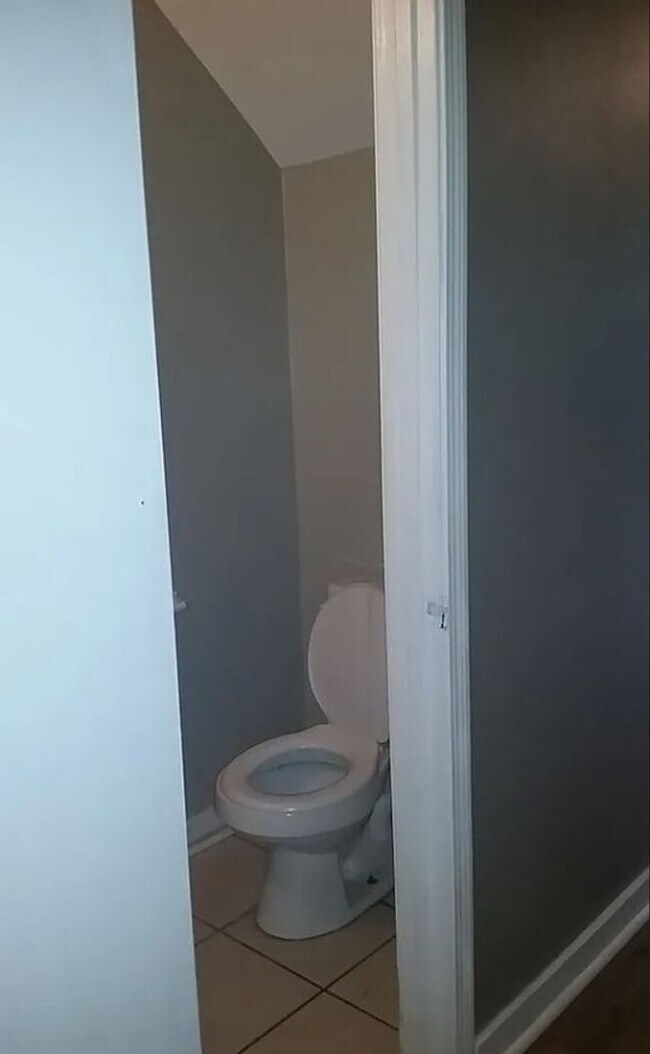 Photo - DO NOT APPLY RESIDENT ADD ON- UNIT IS NOT AVAILABLE Post to website only so additional resident c...