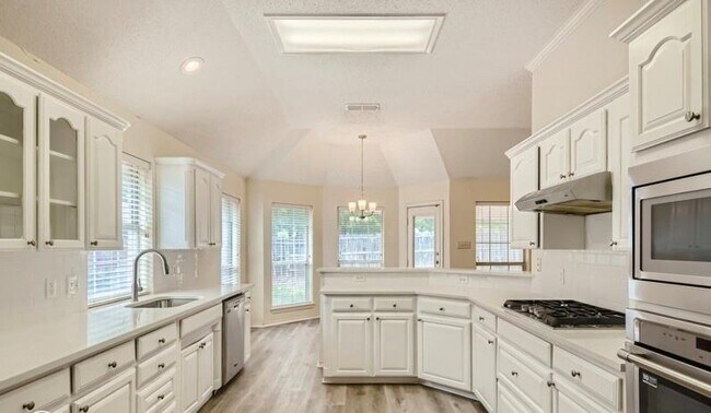 Photo - 5500 Archwood Ln