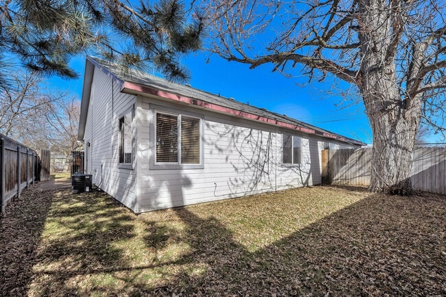 Photo - 1005 W Targee St Unidad SI ID1547106P