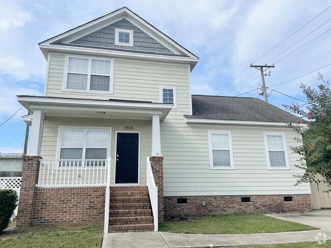 Building Photo - Nice Home located in Rosewood area and clo...