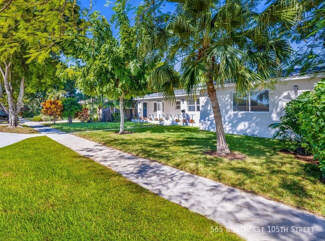 Photo - 565 NE 105th St