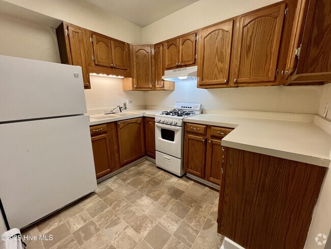 Building Photo - 1221 Riverside Ave Unit 1c Rental
