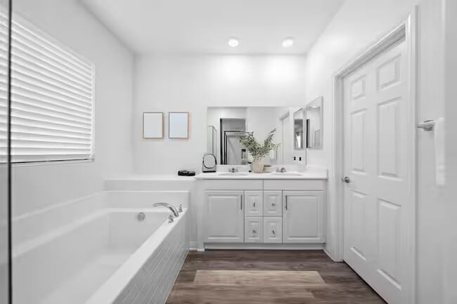 Photo - 7906 Montecito Ln