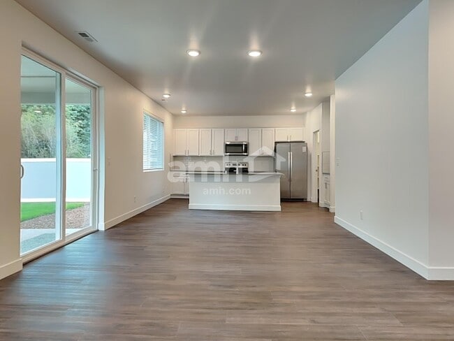 Photo - 7916 Selah St SW