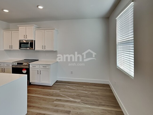 Photo - 9700 Harkes Dr