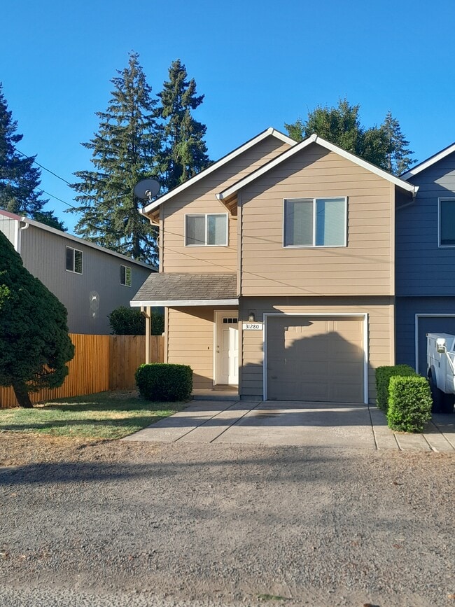 Building Photo - 31280 NW Hillcrest St Rental