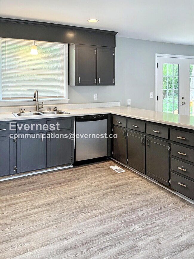 Photo - 5019 Suter Dr