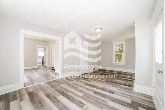 Photo - 704 E Gift Ave