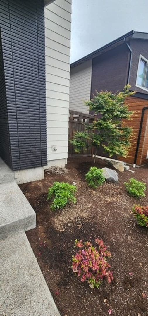 Photo - $3,950-Two-Story 4 Bedrooms, 2.5 Bathrooms Contemporary Home Awaits Your Tenancy!