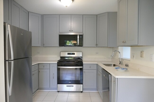 Photo - 1076 Crestwood Ln