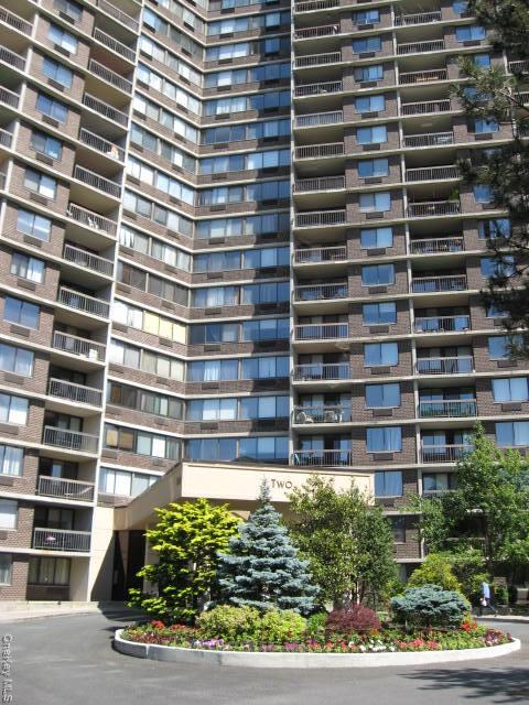 Building Photo - 2 Bay Club Dr Unit 17Z1