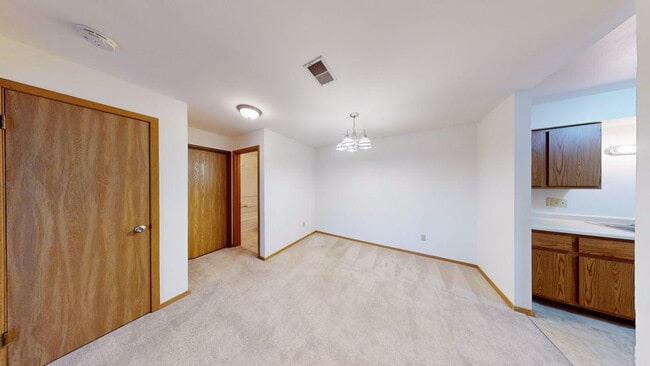 Phase 1 - 1 Bed - Dining room