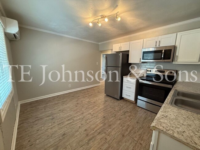 Photo - Sterling Pointe Apartments – Updated 2 Bedroom Living in West End Winston-Salem Unit 832 C