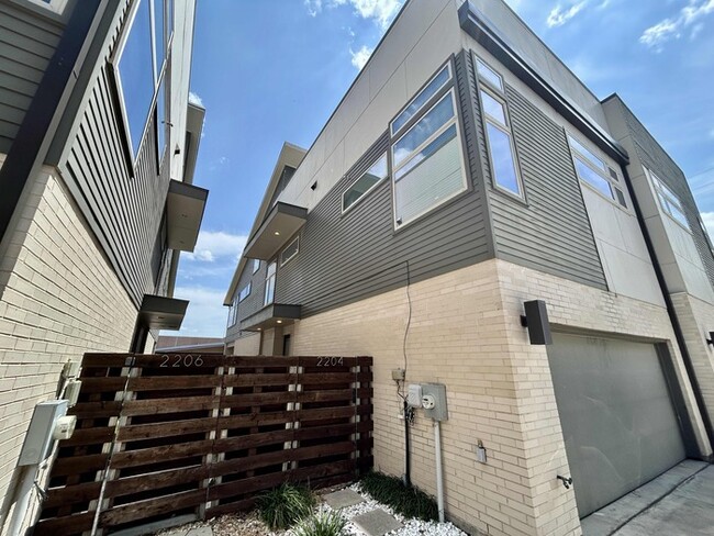 Building Photo - 2204 Lola Ct Rental
