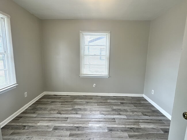Photo - 825 Bethune St