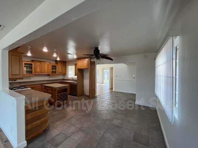 Photo - 11751 Emerald St