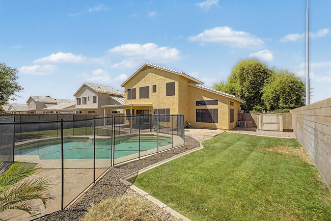 Photo - 1513 W Lark Dr