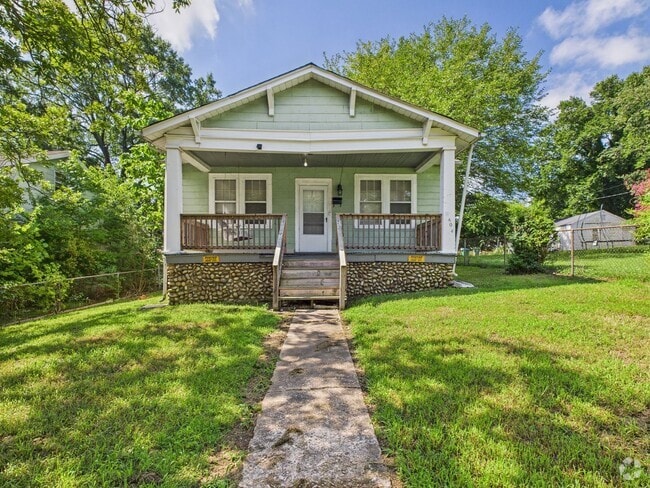 Building Photo - 2404 Yorktown Ave Rental
