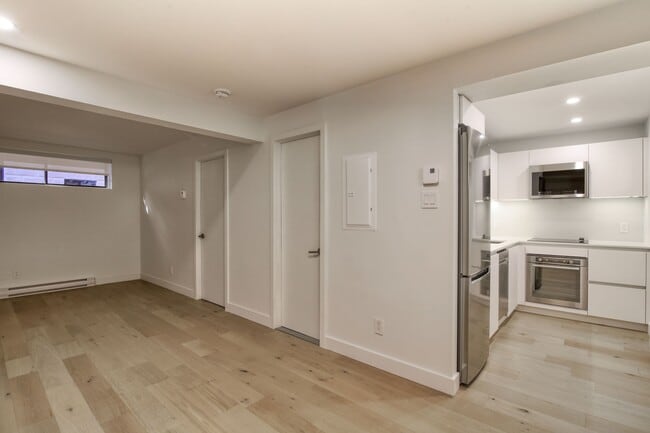 Photo - 6885-6891 Sherbrooke west Unit 23