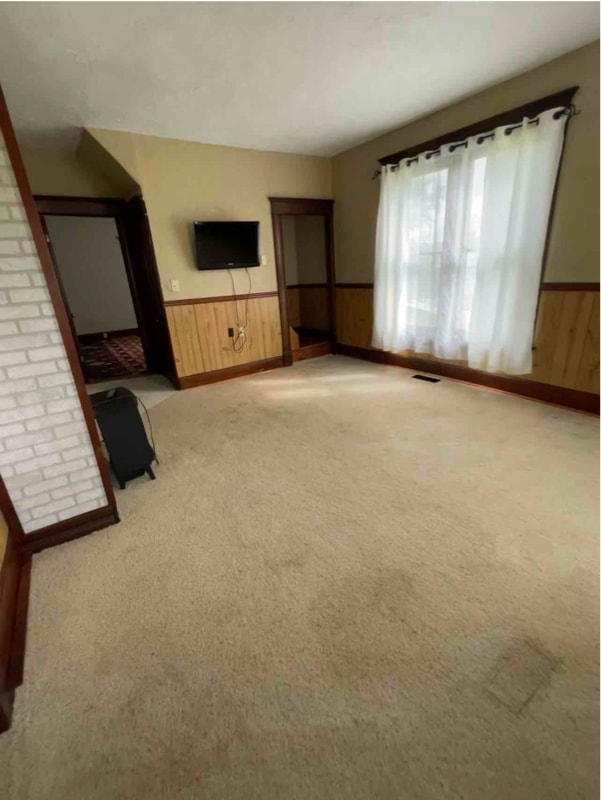 Photo - 210 E Hackberry St