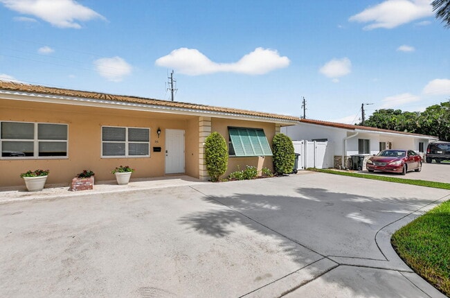 Photo - 529 NE 18th St